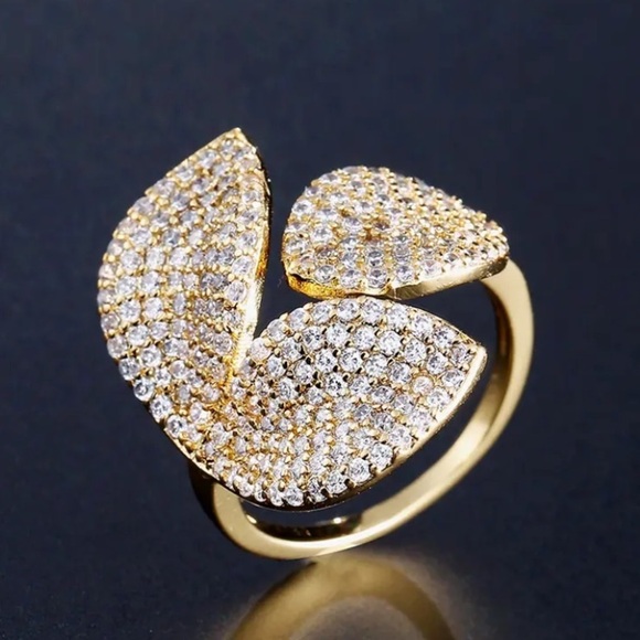 Gold Four Leaf Clover Zircon Ring Two Piece Set - Picture 4 of 5